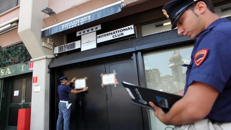 Da Crans Montana a Milano: il caso Hollywood del 2008. Così il sequestro evitò il rischio trappola mortale