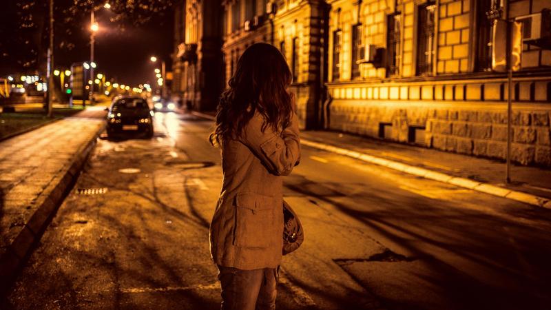 ‘Sposa’ bambina picchiata a 14 anni dall’uomo a cui era stata venduta dalla madre