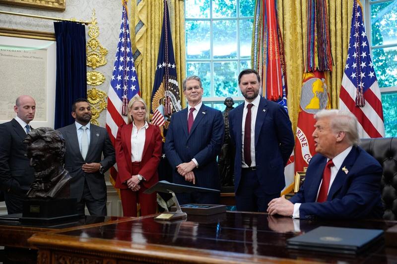 When All the King’s Men Are Too Eager to Please