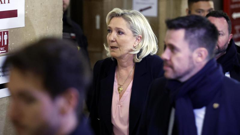 Marine Le Pen e il processo d’appello da cui dipende la corsa alle presidenziali del 2027: ecco cosa può succedere
