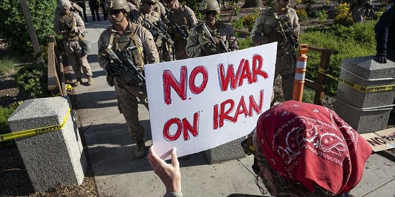 Why the US Must Absolutely Not Force Regime Change in Iran