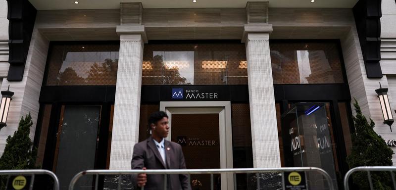 As vítimas de todos os golpes de Vorcaro, Bolsonaro, Tarcísio, Flávio