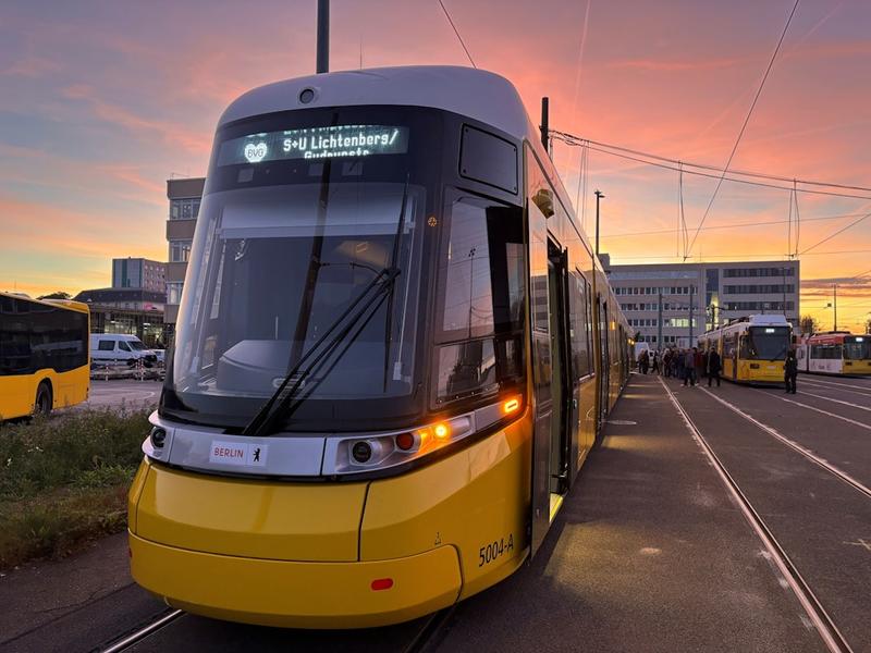 100-Tonnen-Tram vor dem Start: BVG löst Gewichtsproblem mit Tempolimit