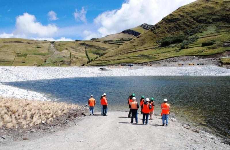 Conga sí va… pero con mineros ilegales