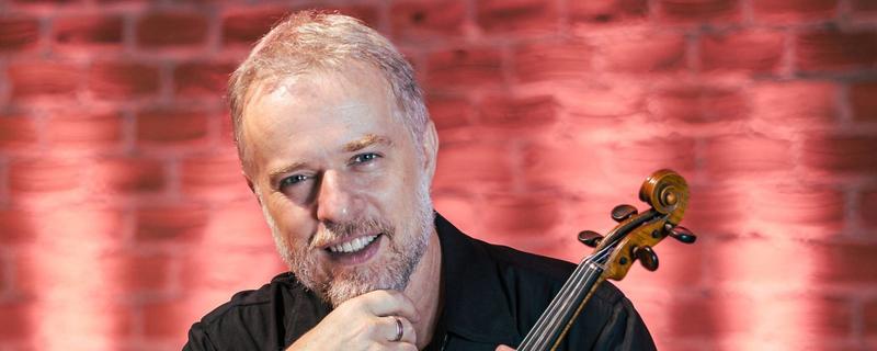 Violinista francês celebra 25 anos no Brasil com projeto 'Em Cenas'