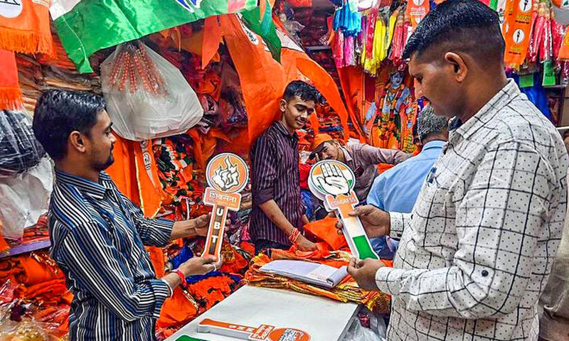 മും​ബൈ ആ​രു​ടെ കൈ​യി​ലൊ​തു​ങ്ങും?