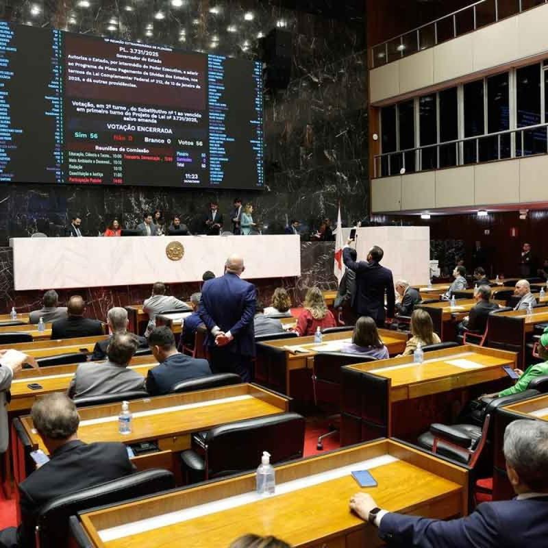 Na reta final, Zema edita decretos polêmicos