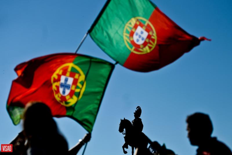 Nem gigantes nem anões, apenas um homem normal. Opinião de José Brissos-Lino