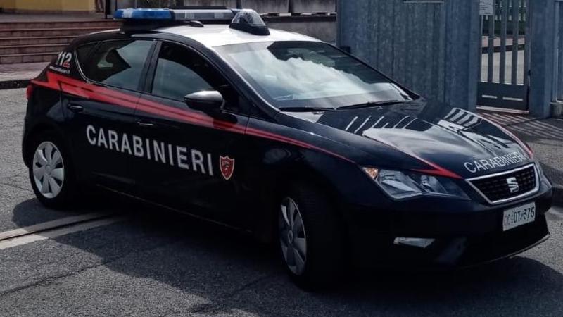 Giallo a Magenta, uomo scaricato davanti all’ospedale con ferita al petto: morto poco dopo