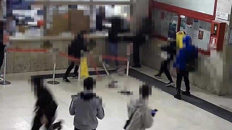 Molestatore seriale in stazione, due donne aggredite sessualmente. “Le lavoratrici sono terrorizzate”