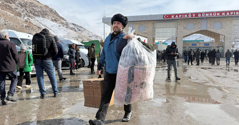 Iranians arrive in Turkey through border gate as crackdown persists