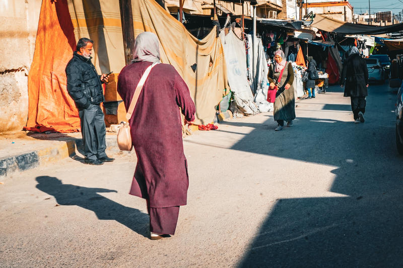 Los refugiados sirios, un año después de la caída de Al-Assad