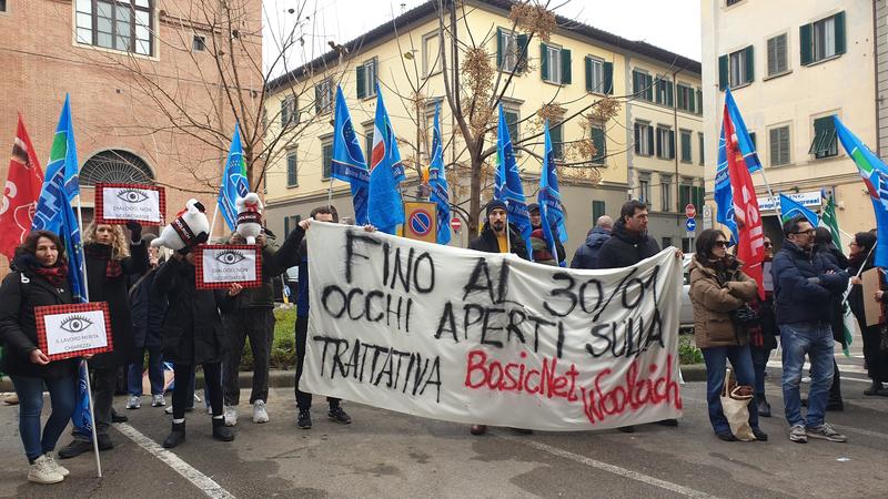Woolrich, manifestazione a Pitti Uomo: “Aiutateci, no a licenziamenti mascherati”