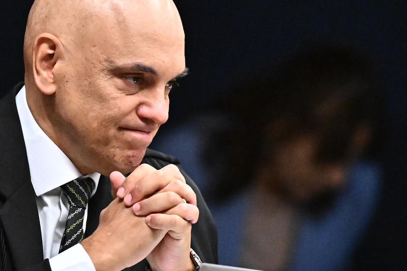 Com medo e raiva, Moraes abre novo inquérito do fim do mundo