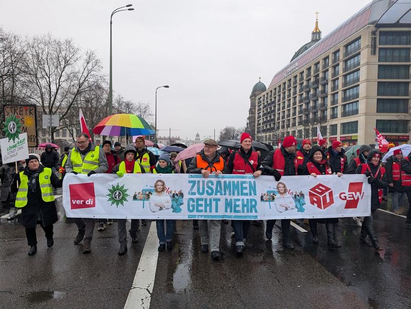 Warnstreik in Berlin: Warum der Tarifstreit auch ein Beamtenproblem ist