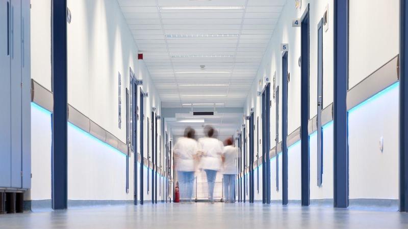 Bimba di 10 mesi mangia un biscotto all’hashish: salvata dai medici