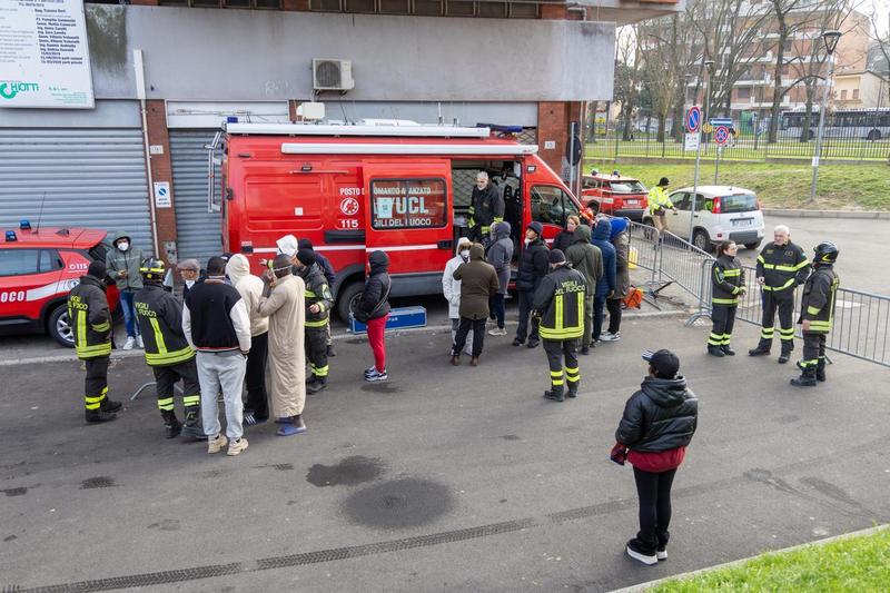 Forze dell’ordine contro gli sciacalli. Controlli al Grattacielo dopo l’incendio