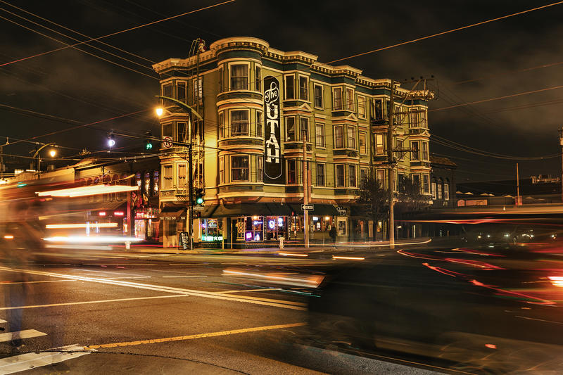 The San Francisco dive bar that won't give up its $1 deal