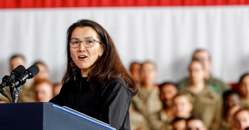 Suddenly, Alaska Is in Play