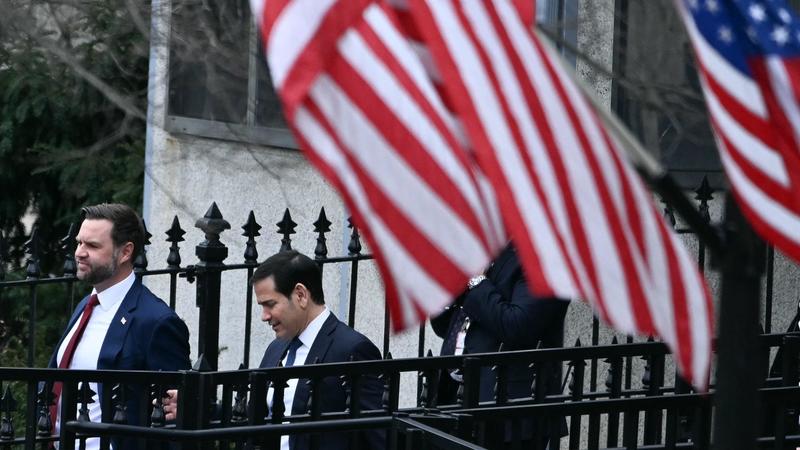 “La Groenlandia ci serve”. Trump: altre opzioni inaccettabili. Esercitazioni con soldati europei /