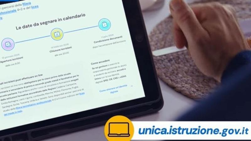 Scuola, via alle iscrizioni. Code online, ma il sito va: «Scegliete senza ansie»