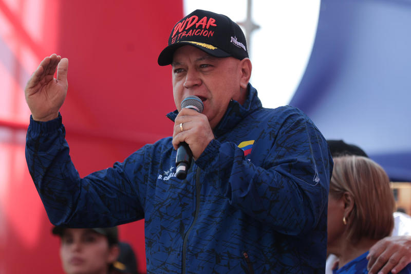 Cabello afirma que Petro declaró «barbaridades» sobre fábrica incendiada en el Zulia