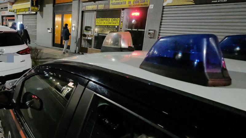 Accoltellata dal marito a Muggiò, salvata dalle trasfusioni: la 31enne è fuori pericolo