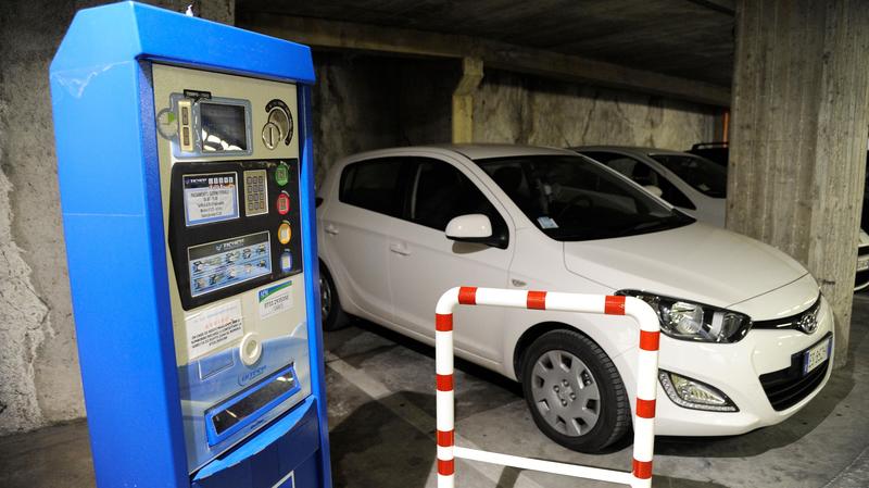 Parcheggi gratis per i vertici Apm: “Un privilegio che non ha senso. Per i cittadini rincari e disservizi”