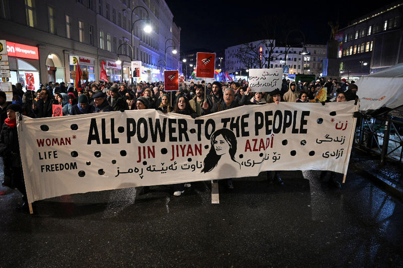 La rivolta in Iran e la tentazione della forza