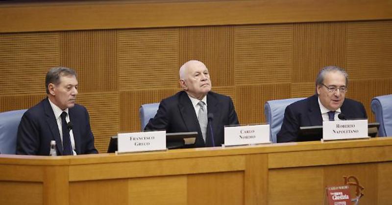 Il ministro presenta il suo pamphlet sulla riforma. Il presidente del Cnf Francesco Greco: «Toghe minacciate? Sì, dal loro sindacato»