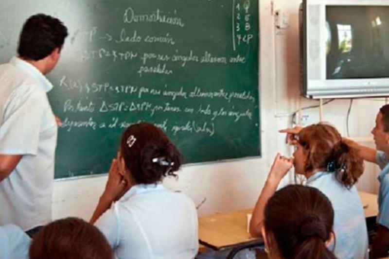 El arquitecto de lo invisible: el maestro, por Rafael A. Sanabria M.