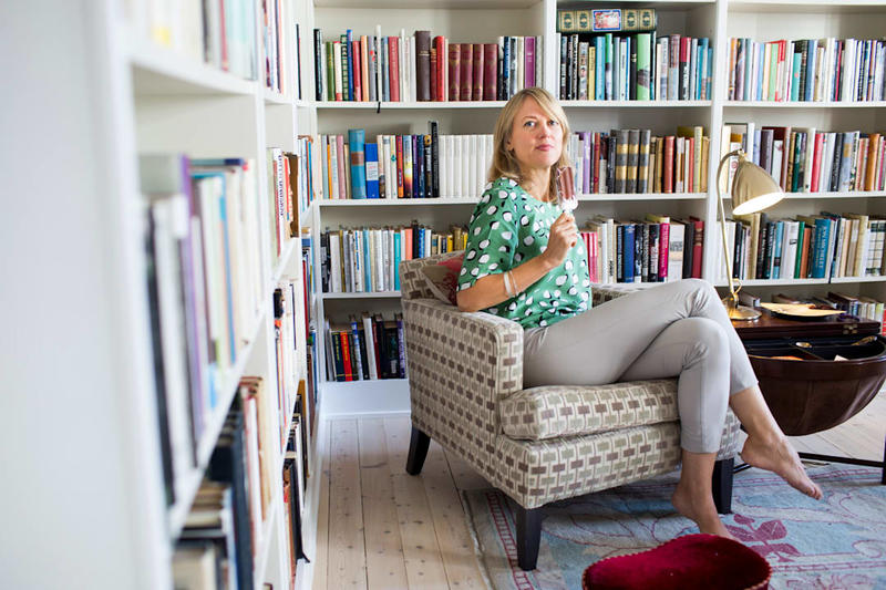 Kan hun bare stjele andres historie?