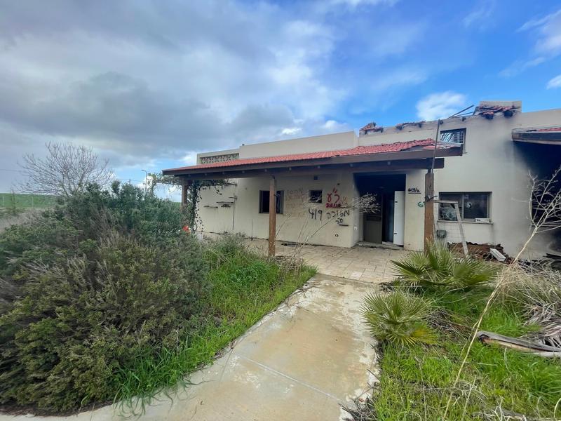 Kibbutz Be’eri chooses single burned-out house to bear testimony to October 7