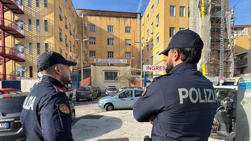 Napoli, nella notte 29enne ferito alla testa con un colpo di pistola:Â Â«Ero in auto, aggredito da due in scooterÂ»