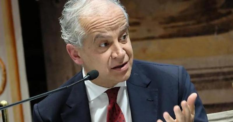 Il ministro dell'Interno Matteo Piantedosi presenta a Palazzo Chigi due testi