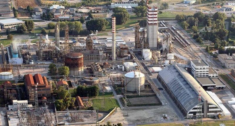 Chimica, anatomia di una crisi: le strade per rilanciare Basell a Ferrara