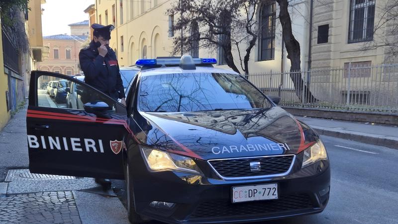 Carabiniere aggredito da un 25enne in zona universitaria: calci, pugni e morsi /