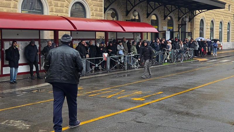 Traffico oggi a Bologna, zona stazione paralizzata. Cantieri del tram: i punti critici
