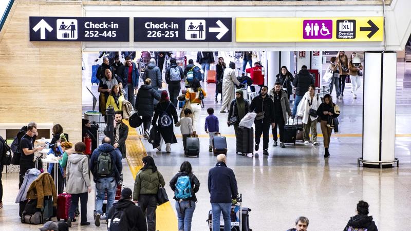 Quarta pista all'aeroporto di Fiumicino, Federalberghi e Confcommercio: «Volano per l'economia di Roma»