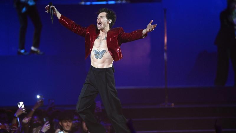 Harry Styles annuncia il nuovo album in uscita il 6 marzo