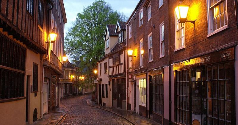 Cobbled street lined with Tudor buildings named among the prettiest in Britain