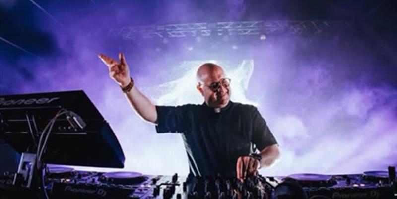 إدعاء الصلاة على إيقاع التكنو: مفارقة المقدّس حين يرتدي إيقاع الحداثة