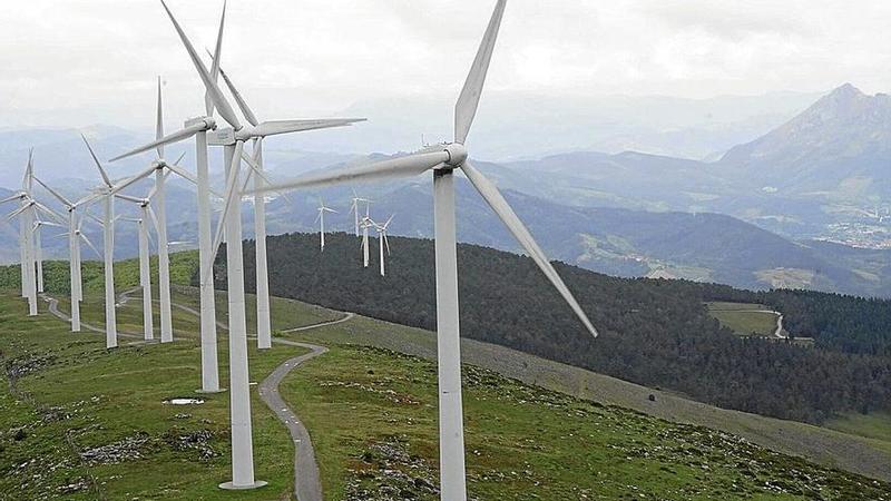 Parque eólico en la Zona Media