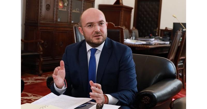 Пращат ни есемес, ако някой иска справка за наш имот