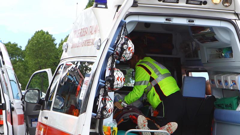 Incidente a Bianzone, anziano investito da un’auto sulla statale 38: muore insieme al suo cane