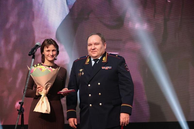 Рядом с Кремлем журналисты увидели бронзового императора Петра I – награду за работу вручили на Балу прессы