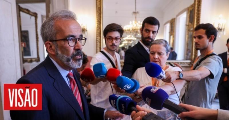 Prémio Laranja Amarga para a mediocridade paroquial da política externa portuguesa