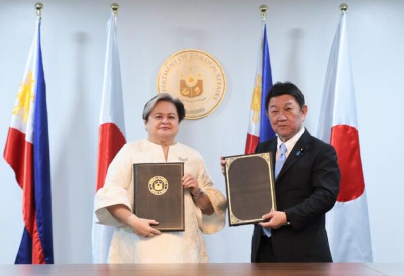 Japan, Philippines Sign New Defense Pact to Facilitate Flow of Military Supplies