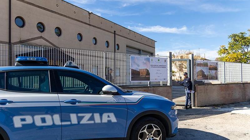 Fabriano, è ai domiciliari ma è al bar con altri pregiudicati: 40enne portata in carcere