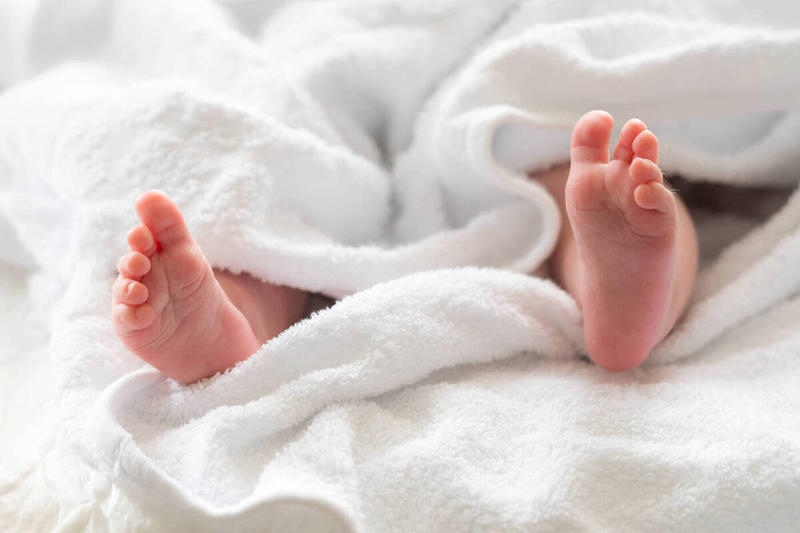 «Вышла без ребенка и без могилы»: мать погибшего в роддоме Новокузнецка младенца рассказала о поведении врачей